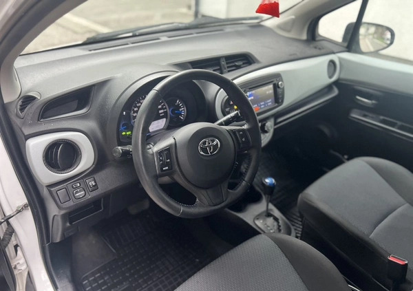 Toyota Yaris cena 33900 przebieg: 138200, rok produkcji 2013 z Warszawa małe 106